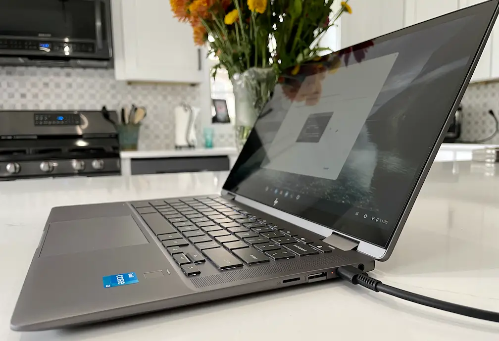 HP Chromebook x360 right side