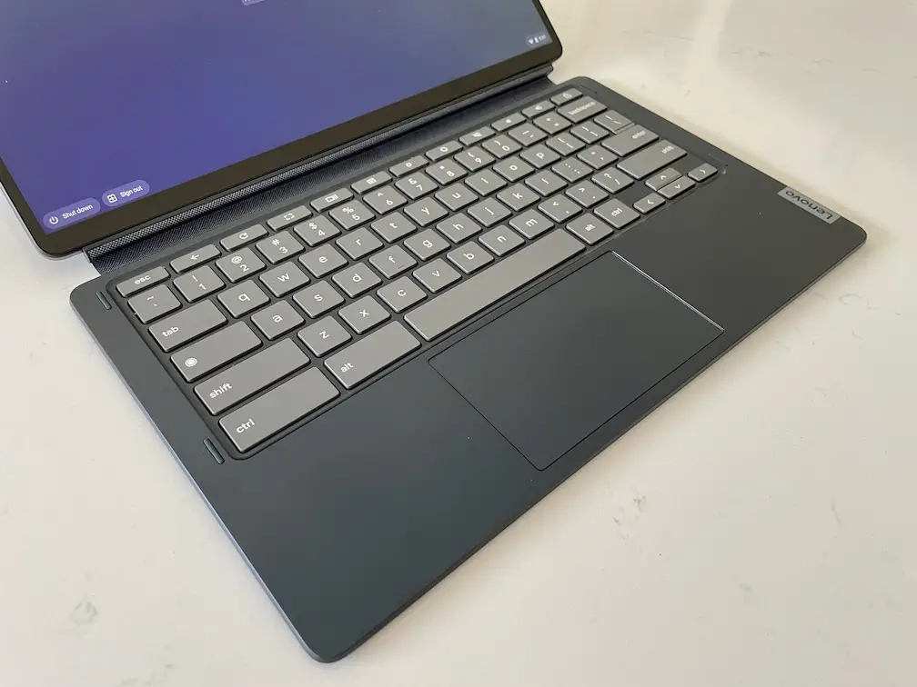 Lenovo Duet 5 Chromebook keyboard hinge