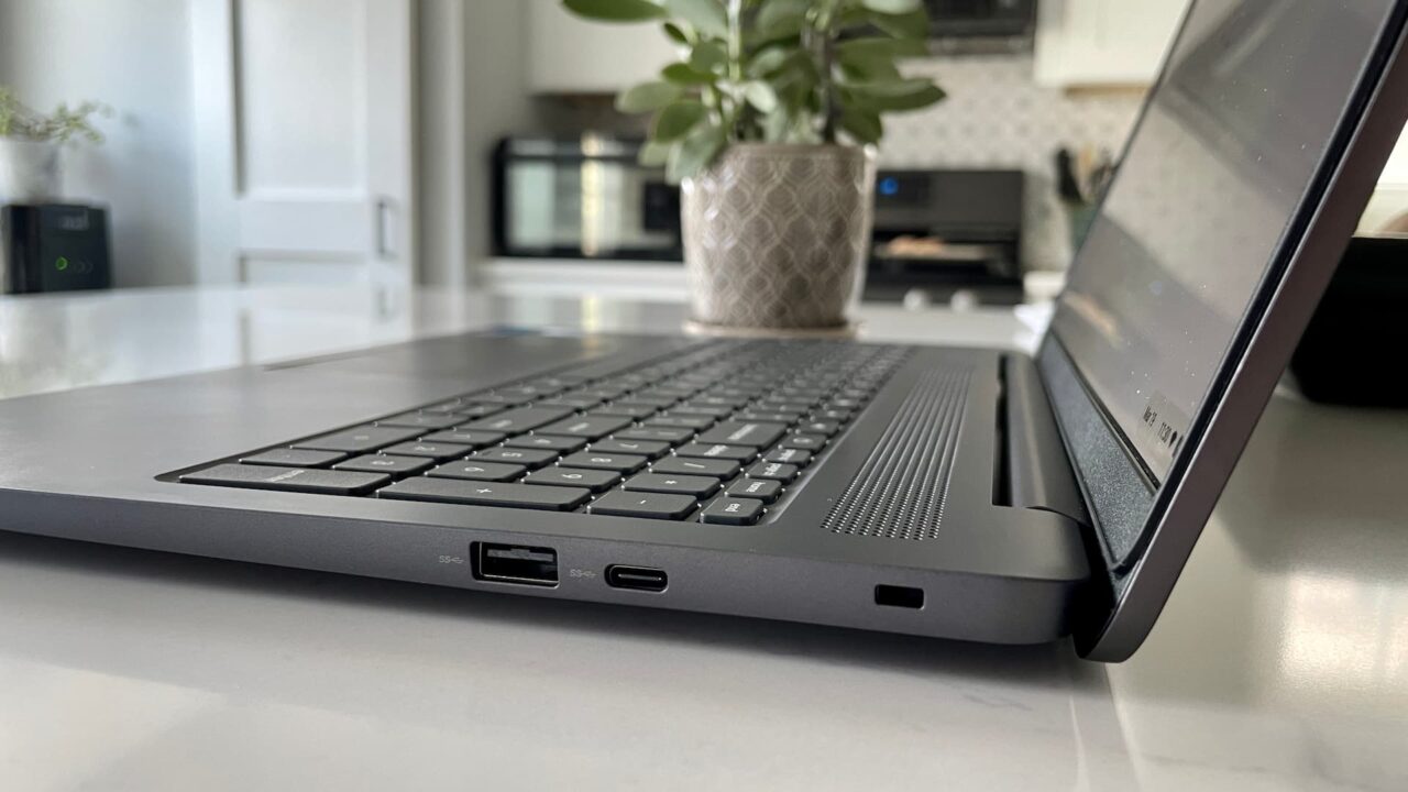 Lenovo 5i Chromebook chassis