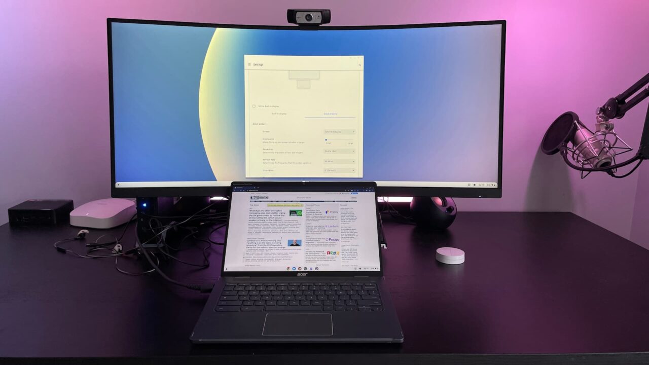 Chrome OS easily supports a Chromebook and ultrawide monitor