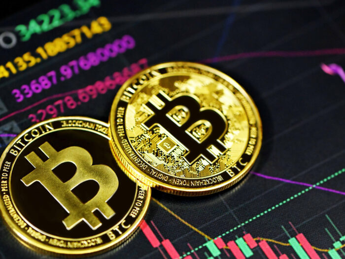 Futures vs. Options in Crypto Markets: A Comprehensive Comparison