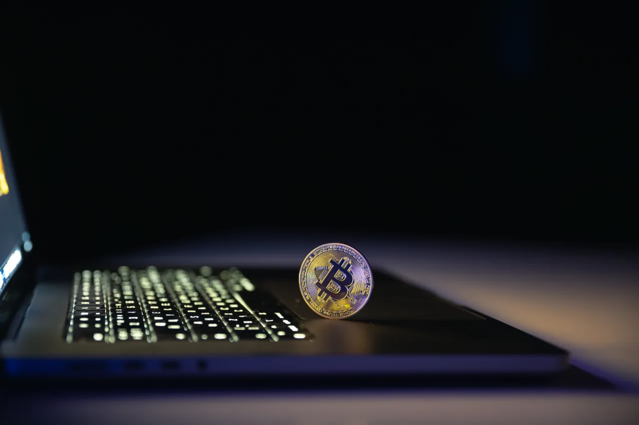 Can You Trade Crypto on a Chromebook? What Works and What Doesn’t